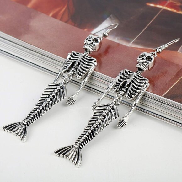 Siver Plated Vintage Human Skeleton Bones and Mermaid Skull Charm Dangle Earring - Picture 3 of 6